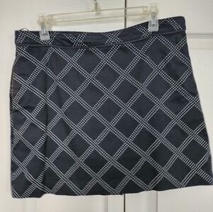IZOD Ladies Golf Skort.